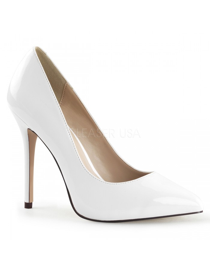 white pump shoe